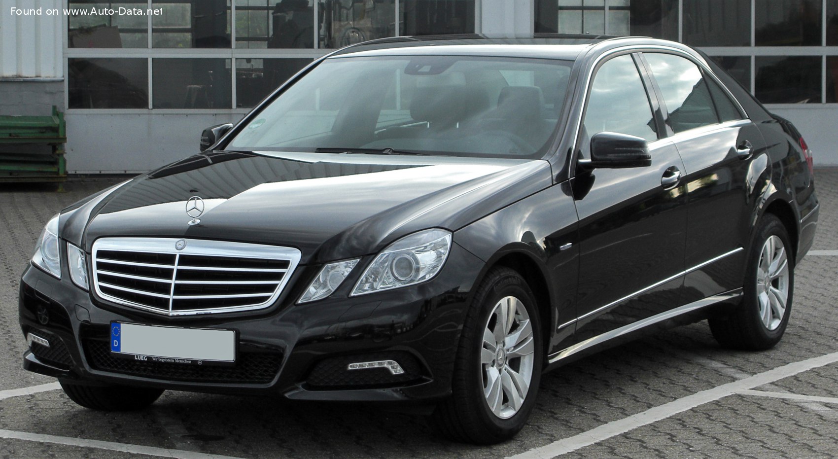 Mercedes-Benz-E-class-W212.jpg