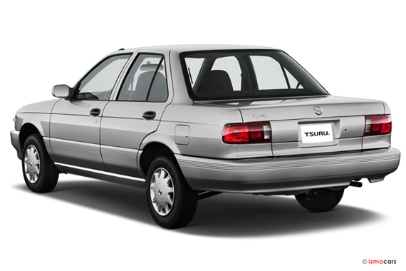 nissan_tsuru_angularrear.jpg